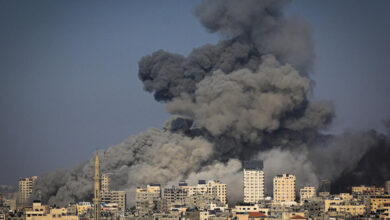 صورة حصيلة ضحايا القصف الإسرائيلي على غزة تتجاوز 10 آلاف قتيل ومفقود