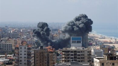 صورة حماس تشن هجوما مفاجئا على إسرائيل يوقع 100 قتل.. والأخيرة ترد وتوقع 200 ضحية في غزة