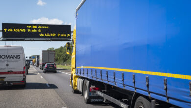 صورة السلطات الهولندية تعثر على عشرات المهاجرين داخل شاحنة متجهة إلى بريطانيا