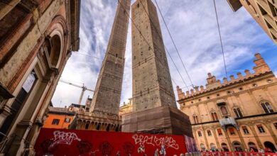 صورة مدينة إيطالية تعلن الطوارئ بسبب برج تاريخي آيل للانهيار