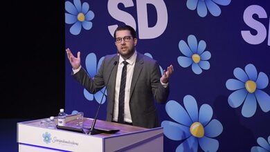 صورة استطلاع: “ديمقراطيو السويد” المتطرف ثاني أكثر أحزاب البلاد تأييدا
