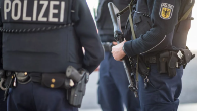 صورة اعتقال 3 أشخاص بالنمسا يشتبه في صلتهم بالإرهاب
