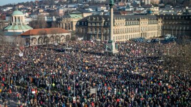 صورة عشرات الآلاف يتظاهرون في عدة مدن ألمانية ضد حزب “البديل” المتطرف
