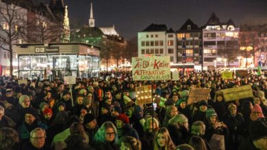 صورة 30 ألف شخص يتظاهرون ضد حزب “البديل” المتطرف في ألمانيا