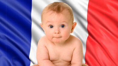 صورة استمرار تراجع معدل الولادات في فرنسا