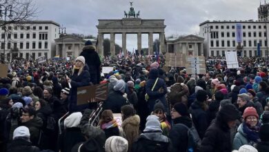 صورة الآلاف يتظاهرون في مدن ألمانية تنديدا باليمين المتطرف