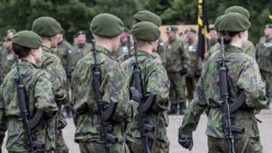صورة تقرير: نسبة ذوي الأصول المهاجرة في الجيش السويدي منخفضة للغاية
