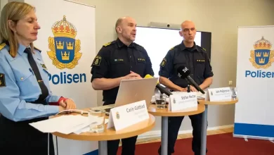 صورة اعتقال عشرات الأشخاص في السويد بموجب قانون التنصت