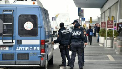 صورة اعتقال 7 اشخاص في إيطاليا بتهمة اغتصاب طفلة