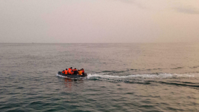 صورة وفاة طفلة إثر إنقلاب قارب مهاجرين في بحر المانش