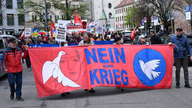 صورة ألمانيا.. اختتام مسيرات عيد الفصح التقليدية الداعية للسلام