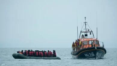 صورة السلطات الفرنسية تنقذ 66 مهاجرا في بحر المانش