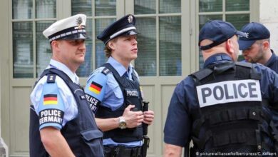 صورة السلطات الألمانية تفتح تحقيقا في ظهور أشخاص بالزي الناري