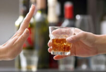 صورة غرامات كبيرة لمن يستهلك الكحول في المناطق السياحية بإسبانيا