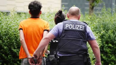 صورة اعتقال 5 مراهقين سوريين بألمانيا بتهمة الاعتداء الجنسي ضد فتاة