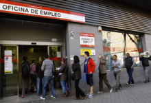 صورة معدل البطالة يتراجع بشكل حاد في إسبانيا الشهر الماضي