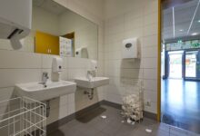 صورة استطلاع يكشف عن حالة سيئة لمراحيض المدارس في ألمانيا