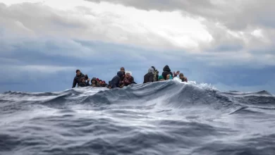 صورة نصفهم أطفال.. سفينة إنسانية تنفذ 99 مهاجرا قبالة سواحل ليبيا