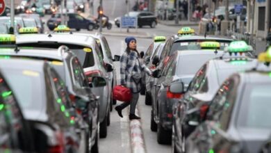 صورة لتعزيز الأمان: باريس تطلق خدمات أجرة للنساء بقيادة سائقات